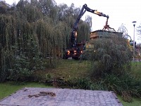 Diagonaal tuinontwerp met cortenstaal watergoot